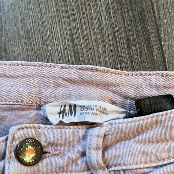 H&M girls 3 button pink shorts. Size: 12/13Y - Picture 3 of 6